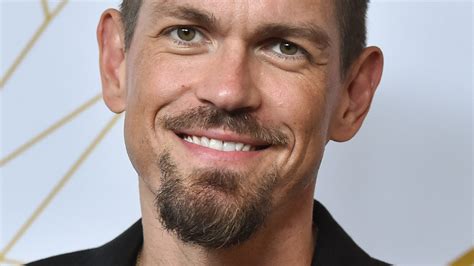 steve howey gay scene|Meet Steve Howey, the Straight Actor Who Came Out as Gay